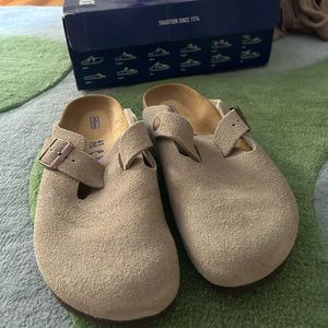 Boston Birkenstock in Taupe